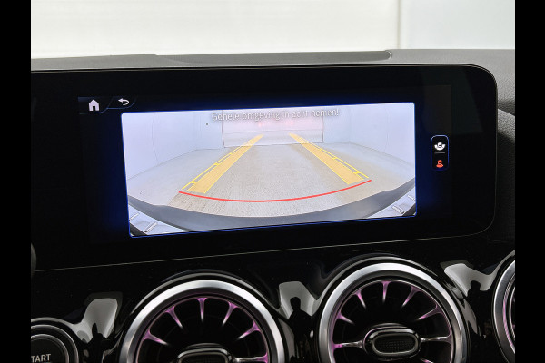 Mercedes-Benz EQA 250+ Essential Line 71 kWh | Achteruitrijcamera | Sfeerverlichting | Stoelverwarming | Navigatie | Chroompakket | Smartphone integratie| Inclusief 24 maanden Mercedes-Benz Certified garantie voor Europa.