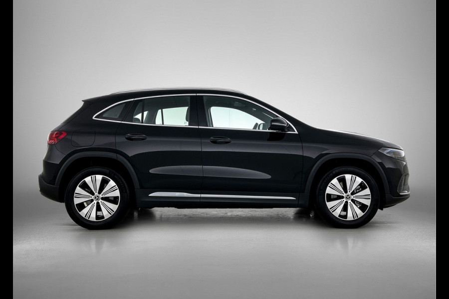 Mercedes-Benz EQA 250+ Essential Line 71 kWh | Achteruitrijcamera | Sfeerverlichting | Stoelverwarming | Navigatie | Chroompakket | Smartphone integratie| Inclusief 24 maanden Mercedes-Benz Certified garantie voor Europa.
