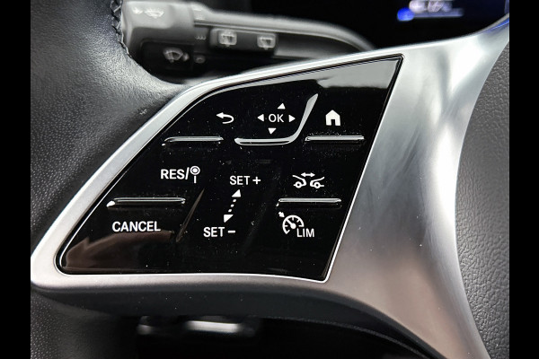Mercedes-Benz EQA 250+ Essential Line 71 kWh | Achteruitrijcamera | Sfeerverlichting | Stoelverwarming | Navigatie | Chroompakket | Smartphone integratie| Inclusief 24 maanden Mercedes-Benz Certified garantie voor Europa.