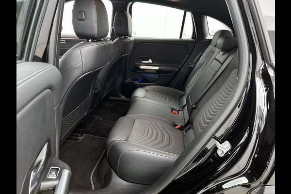 Mercedes-Benz EQA 250+ Essential Line 71 kWh | Achteruitrijcamera | Sfeerverlichting | Stoelverwarming | Navigatie | Chroompakket | Smartphone integratie| Inclusief 24 maanden Mercedes-Benz Certified garantie voor Europa.