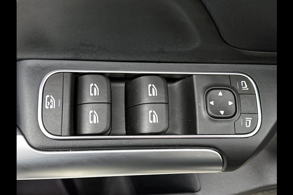 Mercedes-Benz EQA 250+ Essential Line 71 kWh | Achteruitrijcamera | Sfeerverlichting | Stoelverwarming | Navigatie | Chroompakket | Smartphone integratie| Inclusief 24 maanden Mercedes-Benz Certified garantie voor Europa.