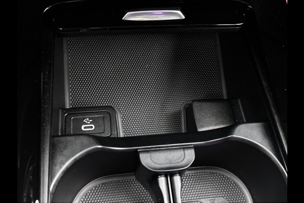 Mercedes-Benz EQA 250+ Essential Line 71 kWh | Achteruitrijcamera | Sfeerverlichting | Stoelverwarming | Navigatie | Chroompakket | Smartphone integratie| Inclusief 24 maanden Mercedes-Benz Certified garantie voor Europa.