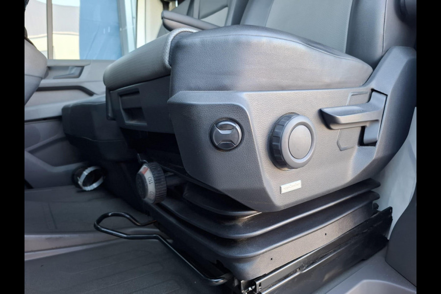 Volkswagen Crafter 35 2.0 TDI L3H3 Highline AIRCO / CRUISE CONTROLE / 3 ZITS / NAVI / CARPLAY