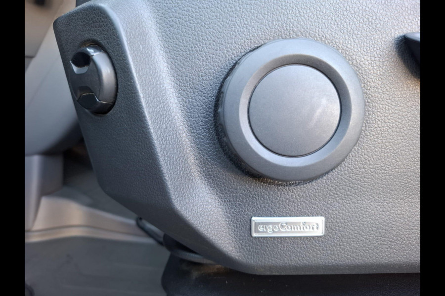 Volkswagen Crafter 35 2.0 TDI L3H3 Highline AIRCO / CRUISE CONTROLE / 3 ZITS / NAVI / CARPLAY
