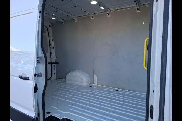 Volkswagen Crafter 35 2.0 TDI L3H3 Highline AIRCO / CRUISE CONTROLE / 3 ZITS / NAVI / CARPLAY