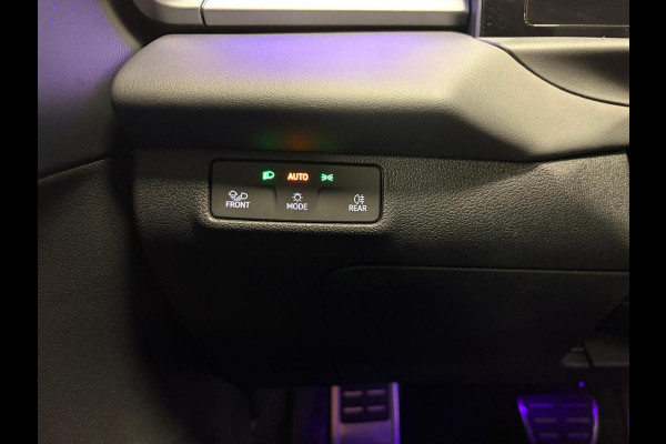 Volkswagen T-Roc 1.5 eTsi R-Line First Edition*Winterpakket*Camera*IQ-Light*