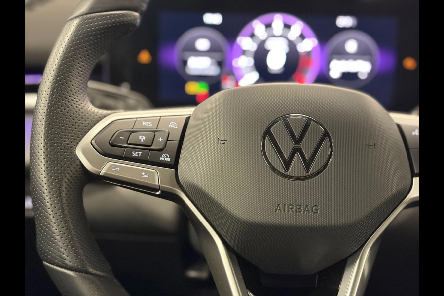 Volkswagen T-Roc 1.5 eTsi R-Line First Edition*Winterpakket*Camera*IQ-Light*