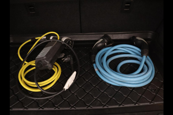 BMW i3 Basis 120Ah 42 kWh | SOH 85 % | Navigatie | LED | Harman Kardon | Stoelverwaming |