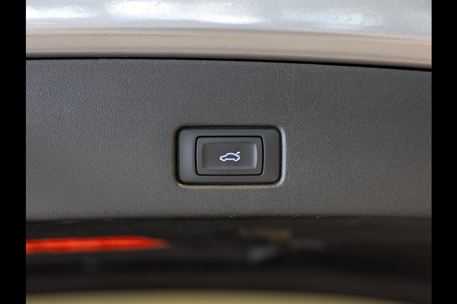 Audi Q4 e-tron 40 Launch edition Advanced Plus 77 kWh / 204pk / Panorama dak / Warmtepomp / Head-up display / Stoelverwarming /
