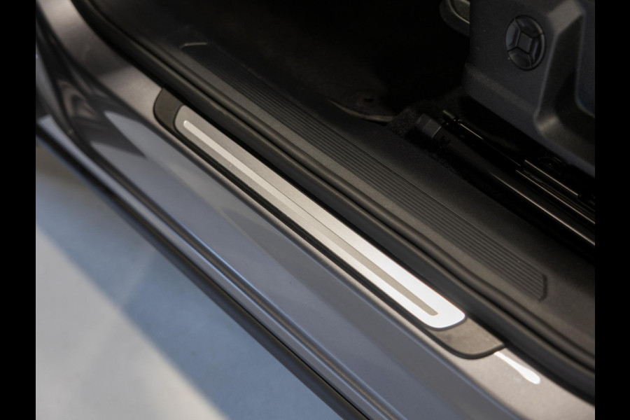 Audi Q4 e-tron 40 Launch edition Advanced Plus 77 kWh / 204pk / Panorama dak / Warmtepomp / Head-up display / Stoelverwarming /