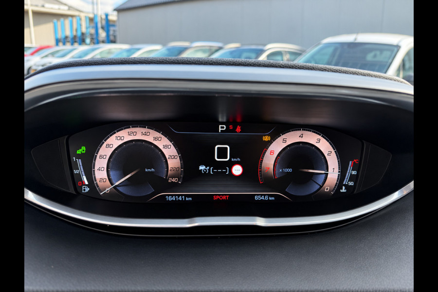 Peugeot 5008 1.6 e-THP GT-Line Panoma_Luxe leder_Camera_Led