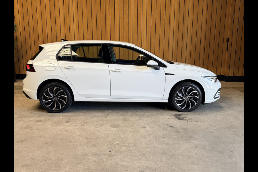 Volkswagen Golf 1.5 TSI Life Navi. Apple-carplay. PDC. Adaptive-cruise, 82500 KM met NAP