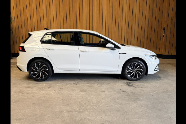 Volkswagen Golf 1.5 TSI Life Navi. Apple-carplay. PDC. Adaptive-cruise, 82500 KM met NAP