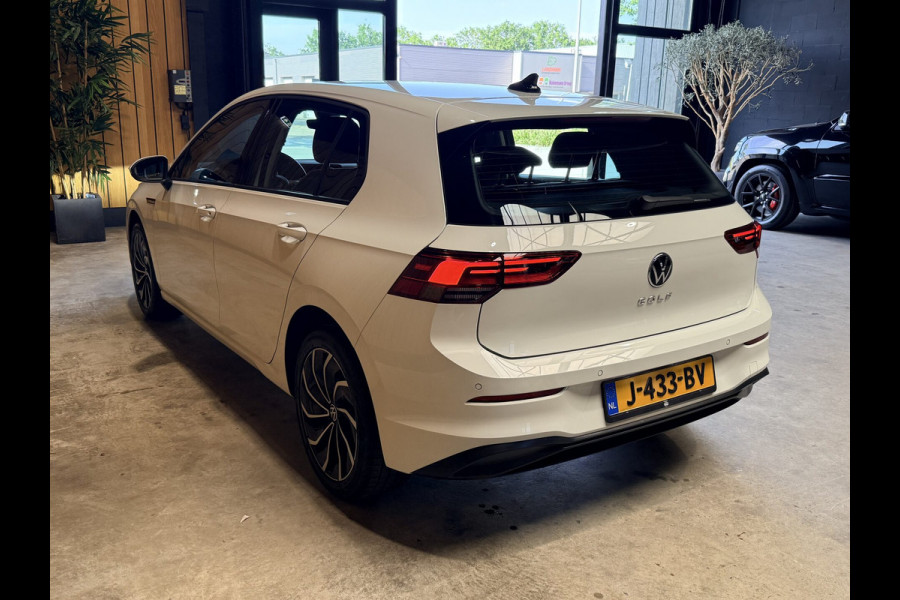 Volkswagen Golf 1.5 TSI Life Navi. Apple-carplay. PDC. Adaptive-cruise, 82500 KM met NAP
