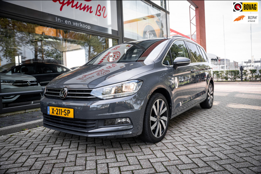 Volkswagen Touran 1.5 TSI Highline 7p | Autom. | PDC | Cruise | Trekhaak | LMV | Climate |