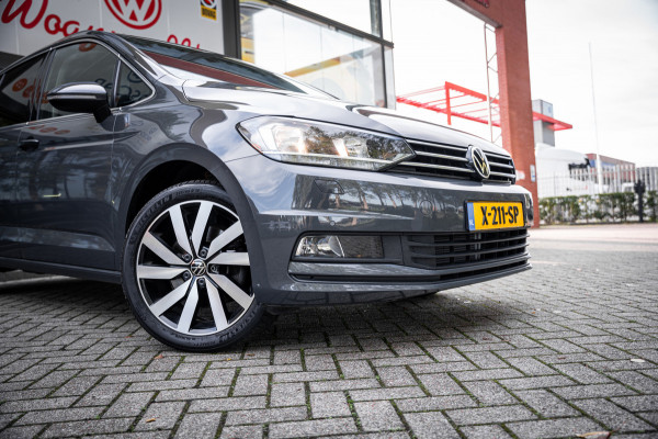 Volkswagen Touran 1.5 TSI Highline 7p | Autom. | PDC | Cruise | Trekhaak | LMV | Climate |