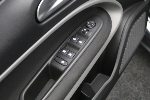 Jeep Avenger 1.2 e-Hybrid 110 PK Automaat Longitude, Carplay, Climate Control, Cruise Control