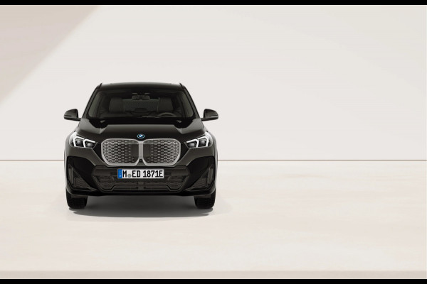 BMW iX1 eDrive20 - M-Sport - Pano - Trekhaak - ACC - Memoryzetel