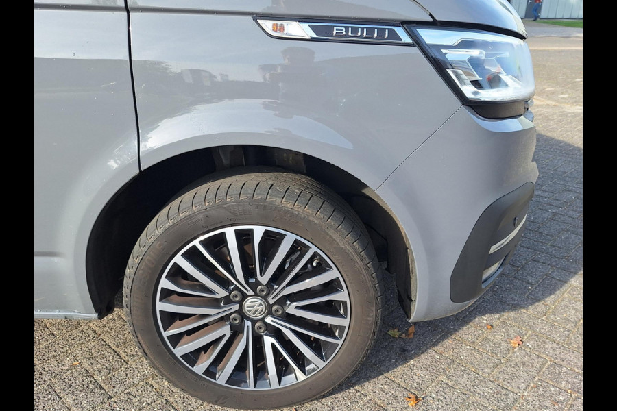 Volkswagen Transporter 2.0 TDI L2H1 30 DC Bulli Automaat | NL-Auto | Trekhaak | Blindspot | Park Assist | Airbag-Pack |