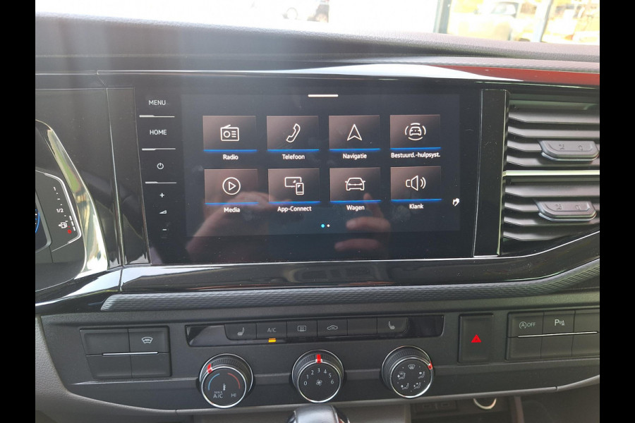 Volkswagen Transporter 2.0 TDI L2H1 30 DC Bulli Automaat | NL-Auto | Trekhaak | Blindspot | Park Assist | Airbag-Pack |