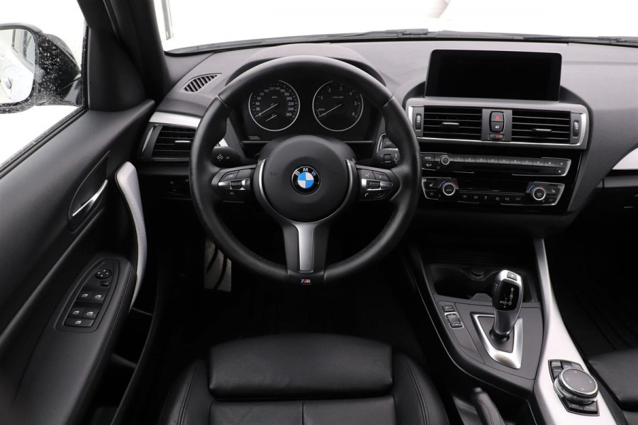 BMW 1 Serie 118d M-Sport High Executive | Leder | Navigatie | LED | Stoelverwarming | Trekhaak