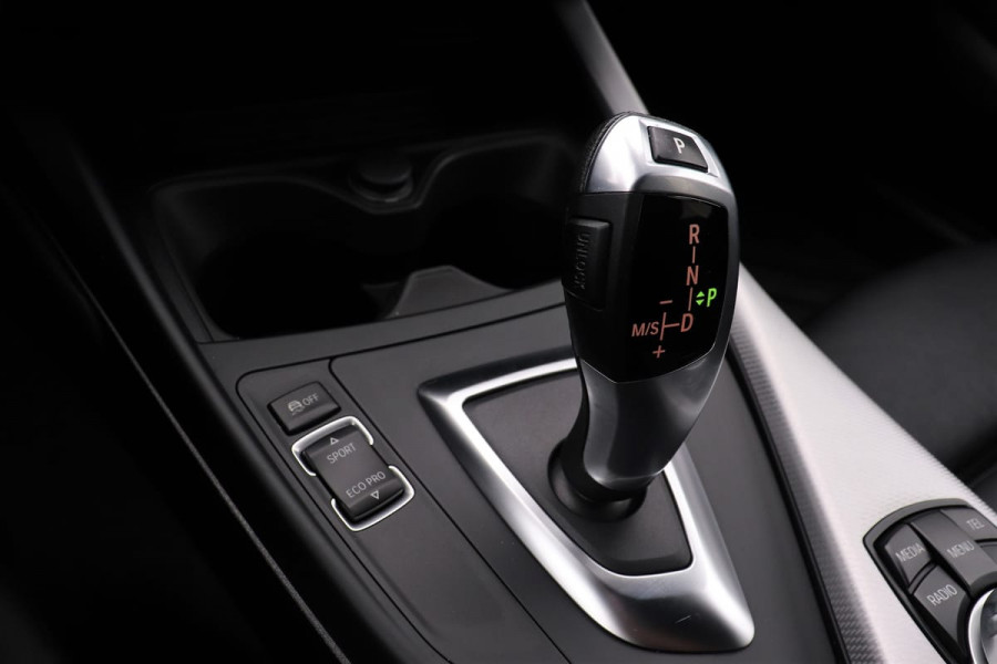 BMW 1 Serie 118d M-Sport High Executive | Leder | Navigatie | LED | Stoelverwarming | Trekhaak