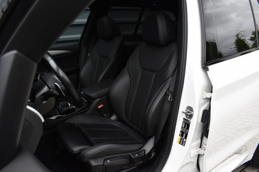 BMW X3 xDrive30e M Sport | Pano | 21'' Wielen | Camera | CarPlay | Head-Up | Stoelverwarming | Sfeerverlichting |