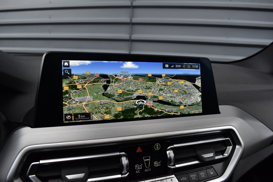 BMW X3 xDrive30e M Sport | Pano | 21'' Wielen | Camera | CarPlay | Head-Up | Stoelverwarming | Sfeerverlichting |