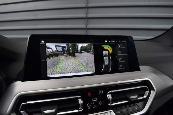 BMW X3 xDrive30e M Sport | Pano | 21'' Wielen | Camera | CarPlay | Head-Up | Stoelverwarming | Sfeerverlichting |