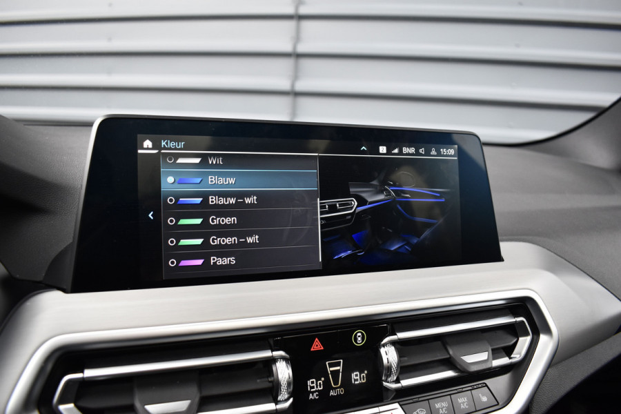 BMW X3 xDrive30e M Sport | Pano | 21'' Wielen | Camera | CarPlay | Head-Up | Stoelverwarming | Sfeerverlichting |
