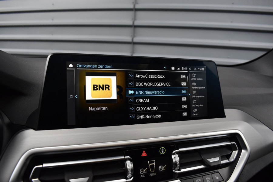 BMW X3 xDrive30e M Sport | Pano | 21'' Wielen | Camera | CarPlay | Head-Up | Stoelverwarming | Sfeerverlichting |