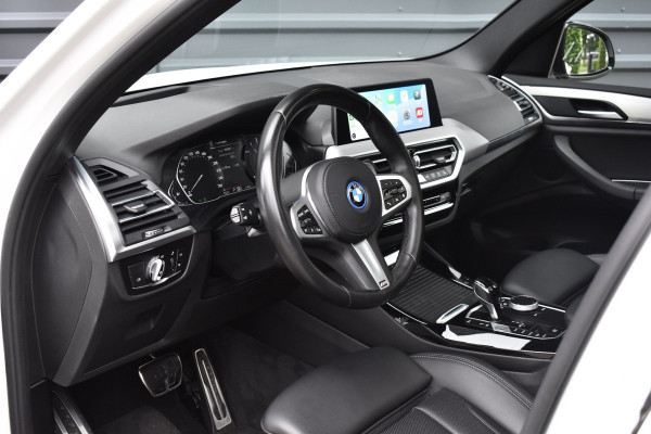 BMW X3 xDrive30e M Sport | Pano | 21'' Wielen | Camera | CarPlay | Head-Up | Stoelverwarming | Sfeerverlichting |