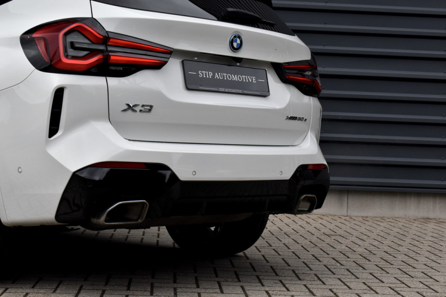 BMW X3 xDrive30e M Sport | Pano | 21'' Wielen | Camera | CarPlay | Head-Up | Stoelverwarming | Sfeerverlichting |