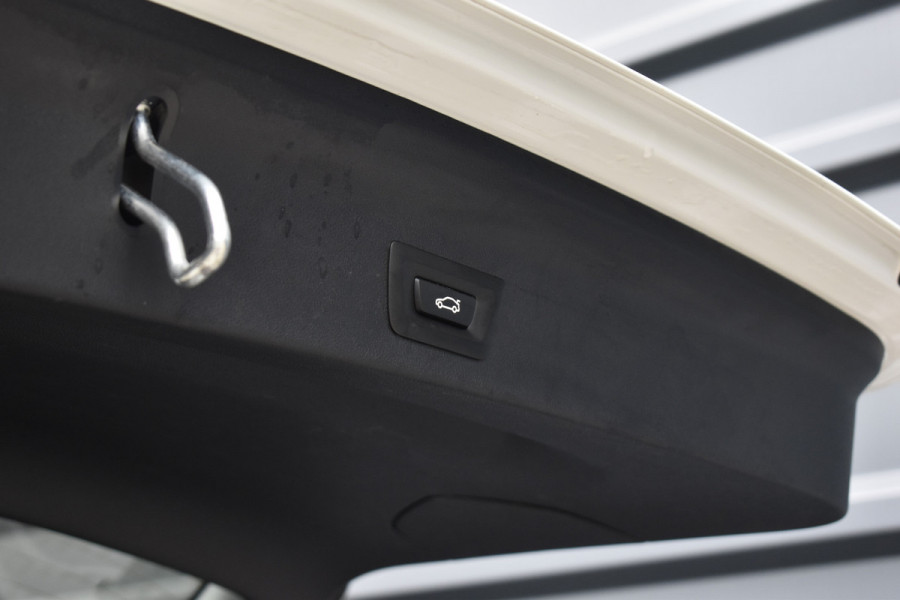 BMW X3 xDrive30e M Sport | Pano | 21'' Wielen | Camera | CarPlay | Head-Up | Stoelverwarming | Sfeerverlichting |