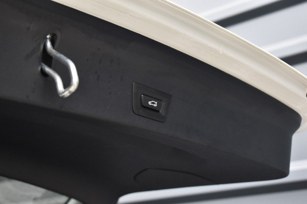 BMW X3 xDrive30e M Sport | Pano | 21'' Wielen | Camera | CarPlay | Head-Up | Stoelverwarming | Sfeerverlichting |
