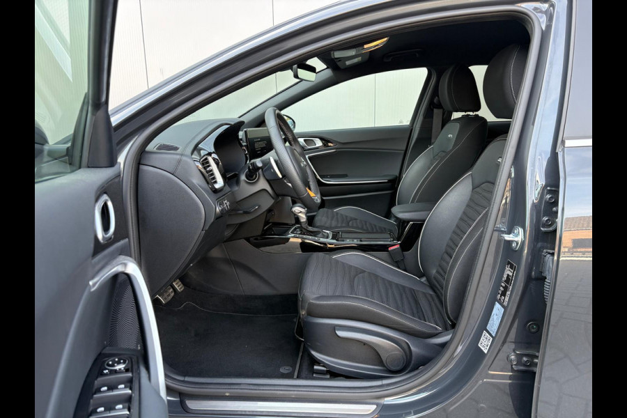 Kia Ceed 1.5 T-GDi 140PK Automaat GT-Line 12-2025!/Navigatie/Adapt.-cruise/Keyfree/Winter-pack