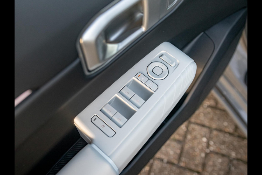Kia EV4 Fastback GT-Line Business Edition 81.4 kWh | Direct leverbaar | Gunstige fiscale waarde! | Navi. | Clima. | Adapt. Cruise. | Stoel&Stuur Verwarming | Dodehoekassistentie | GT-Line Vegan Lederen Stoelbekleding