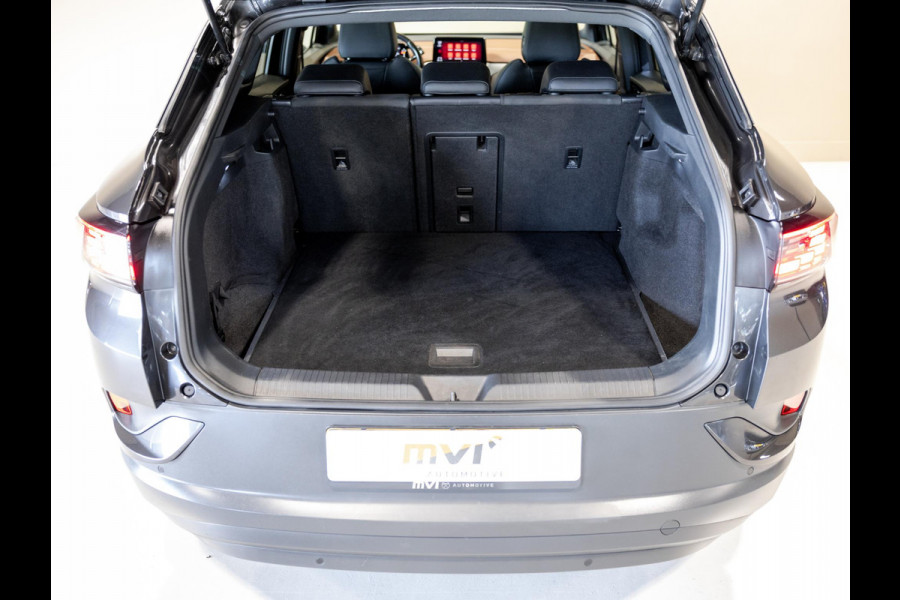 Volkswagen ID.4 Family 77 kWh / 204pk / Panorama dak / Trekhaak / Stoel en stuur verwarming /