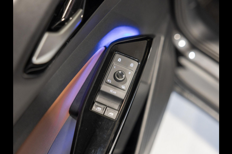 Volkswagen ID.4 Family 77 kWh / 204pk / Panorama dak / Trekhaak / Stoel en stuur verwarming /