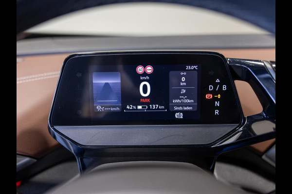 Volkswagen ID.4 Family 77 kWh / 204pk / Panorama dak / Trekhaak / Stoel en stuur verwarming /