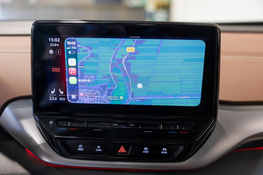Volkswagen ID.4 Family 77 kWh / 204pk / Panorama dak / Trekhaak / Stoel en stuur verwarming /