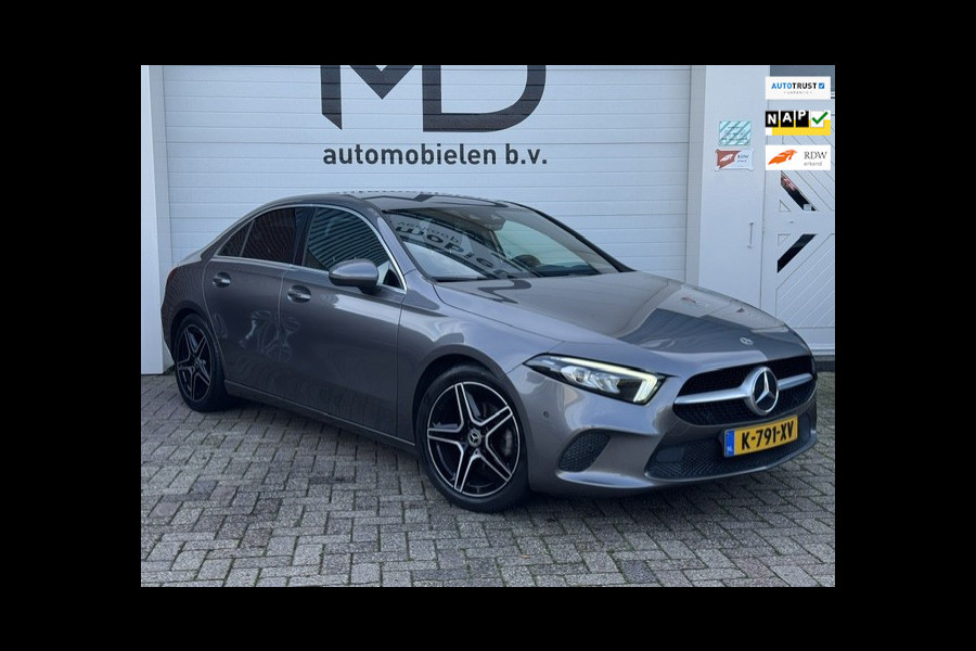Mercedes-Benz A-Klasse 180 Business Solution Luxury-Digital dash- BTW - sfeerverlichting-Automaat-Dealer onderhouden-1e eigenaar