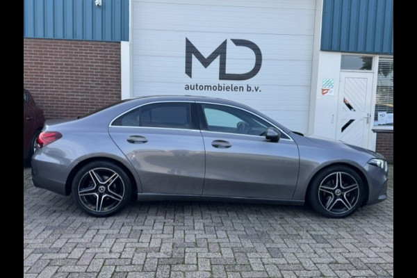 Mercedes-Benz A-Klasse 180 Business Solution Luxury-Digital dash- BTW - sfeerverlichting-Automaat-Dealer onderhouden-1e eigenaar