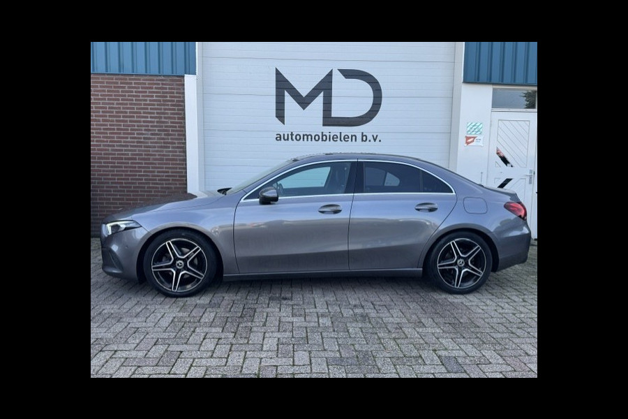 Mercedes-Benz A-Klasse 180 Business Solution Luxury-Digital dash- BTW - sfeerverlichting-Automaat-Dealer onderhouden-1e eigenaar