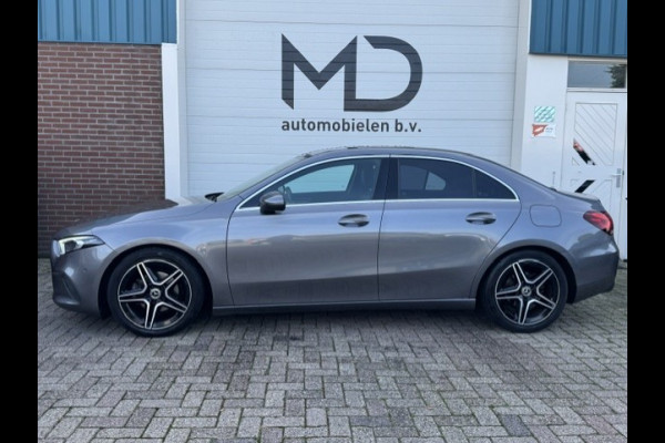 Mercedes-Benz A-Klasse 180 Business Solution Luxury-Digital dash- BTW - sfeerverlichting-Automaat-Dealer onderhouden-1e eigenaar