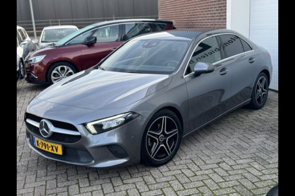 Mercedes-Benz A-Klasse 180 Business Solution Luxury-Digital dash- BTW - sfeerverlichting-Automaat-Dealer onderhouden-1e eigenaar