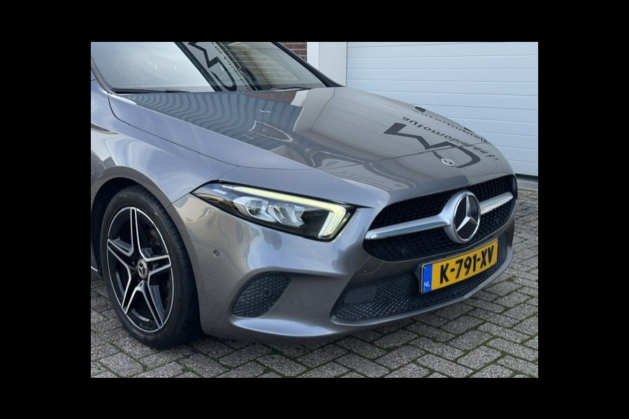 Mercedes-Benz A-Klasse 180 Business Solution Luxury-Digital dash- BTW - sfeerverlichting-Automaat-Dealer onderhouden-1e eigenaar