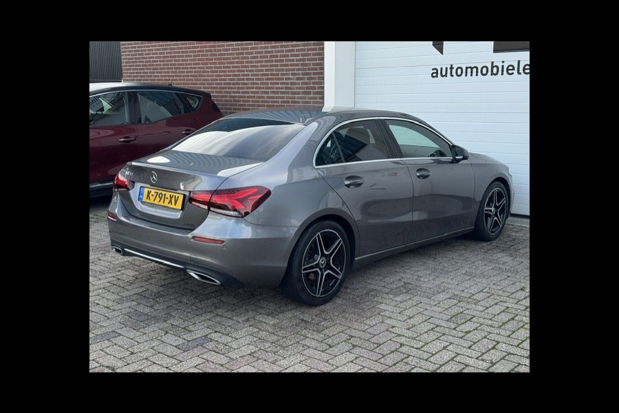 Mercedes-Benz A-Klasse 180 Business Solution Luxury-Digital dash- BTW - sfeerverlichting-Automaat-Dealer onderhouden-1e eigenaar