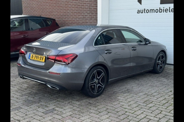 Mercedes-Benz A-Klasse 180 Business Solution Luxury-Digital dash- BTW - sfeerverlichting-Automaat-Dealer onderhouden-1e eigenaar