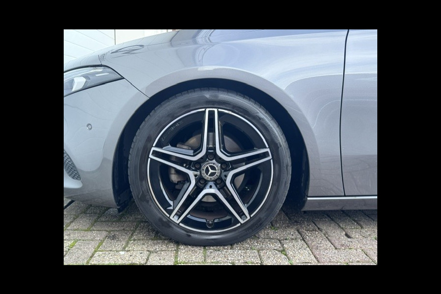 Mercedes-Benz A-Klasse 180 Business Solution Luxury-Digital dash- BTW - sfeerverlichting-Automaat-Dealer onderhouden-1e eigenaar